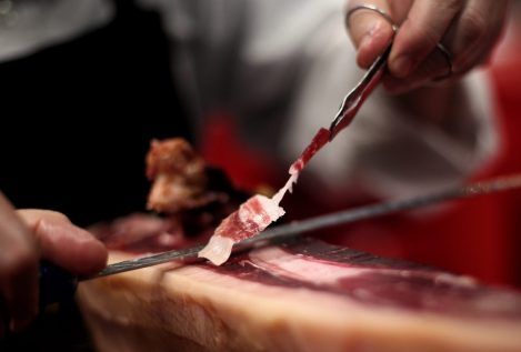 Cataluña crea una marca propia para distinguir su jamón serrano del producido en España 2 El Gobierno aprueba la creación de la IGP Jamón Serrano pese a la oposición de las Denominaciones de Origen